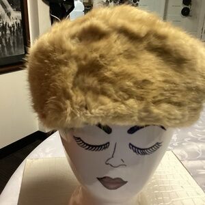 Really adorable, faux fur hat, pill box